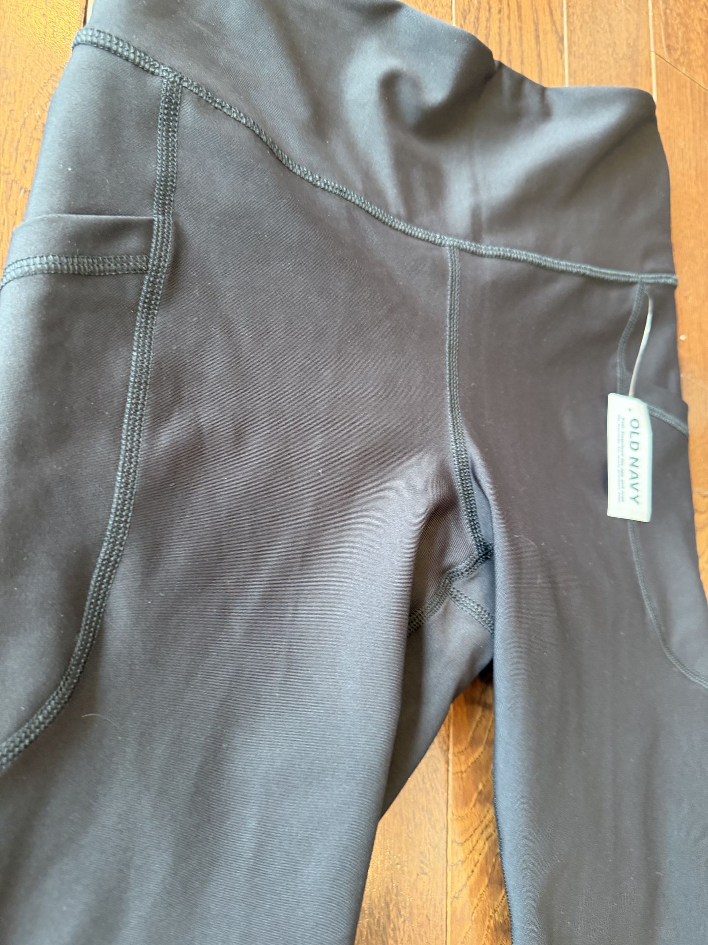 NWT Old Navy Power Soft Crop Leggings - Women's Small - Black - photo 4