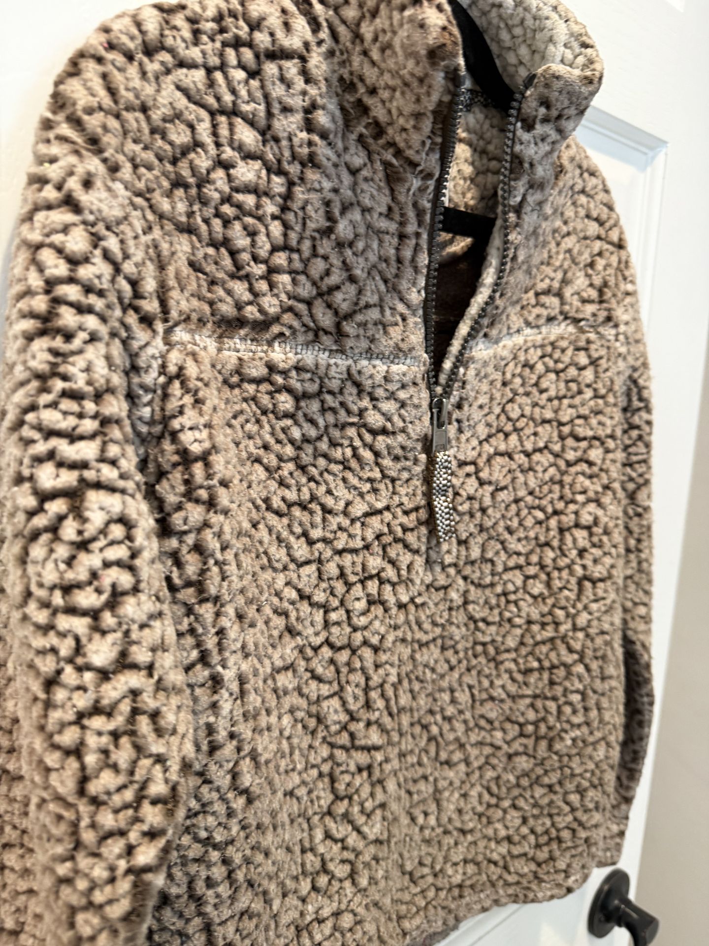 Like New Little Boys Size 7/8 Sherpa Pullover $8 - photo 5