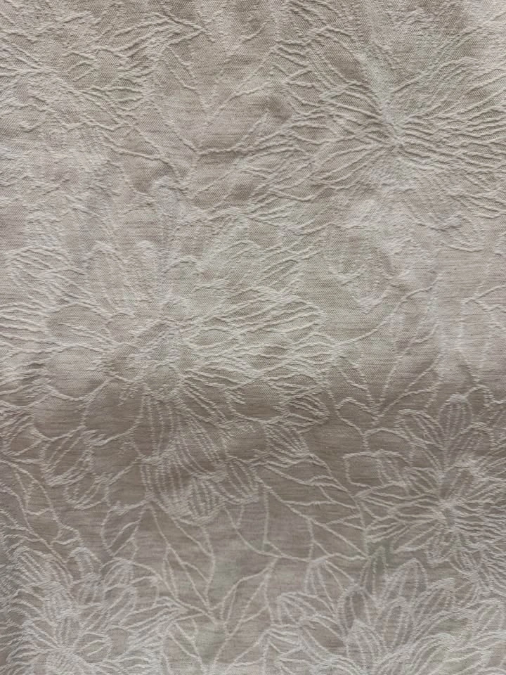 Light floral pattern table runner - photo 2