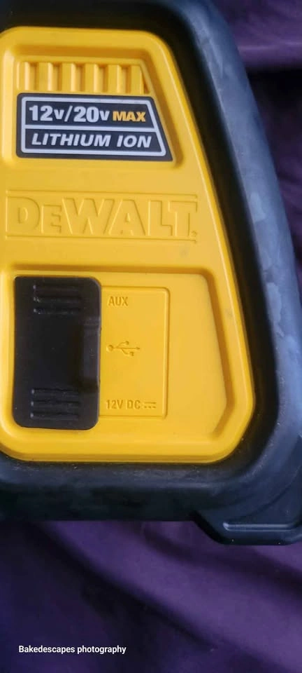 Dewalt Jobsite Radio - photo 4