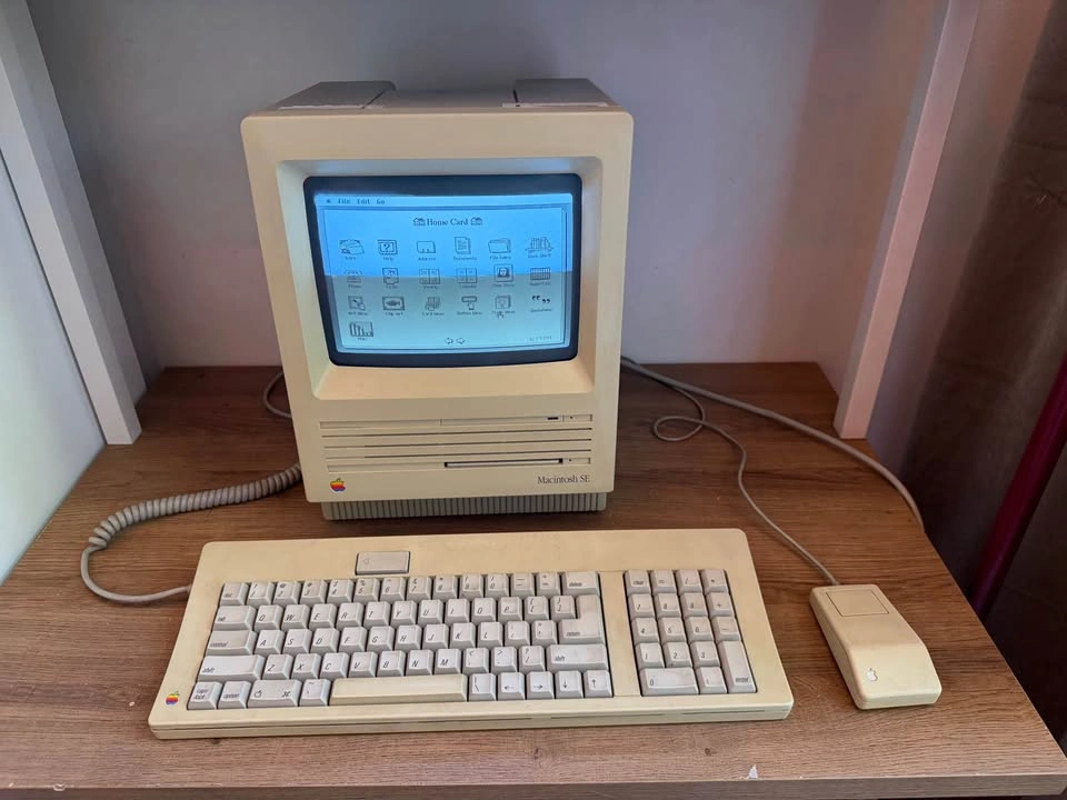 Vintage Apple Macintosh SE Bundle w/ Software & Manuals - photo 5