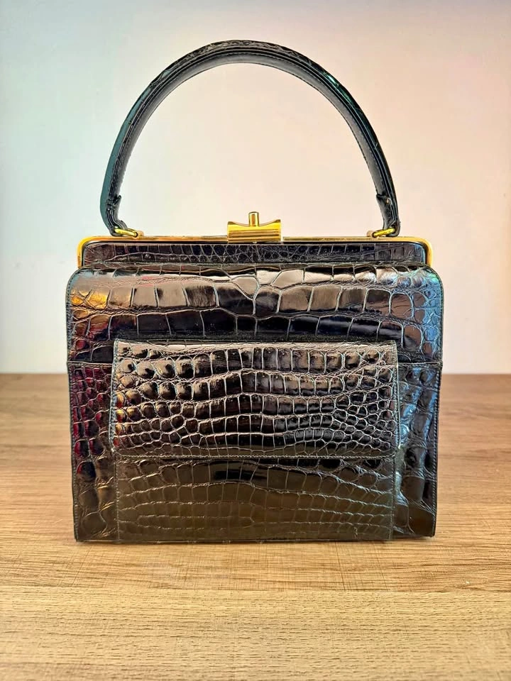 Vintage Crocodile/Alligator Leather Black Glossy Purse