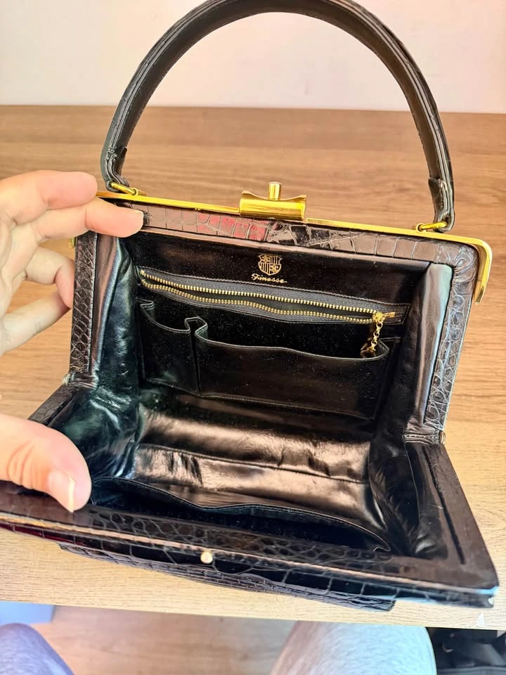 Vintage Crocodile/Alligator Leather Black Glossy Purse - photo 4