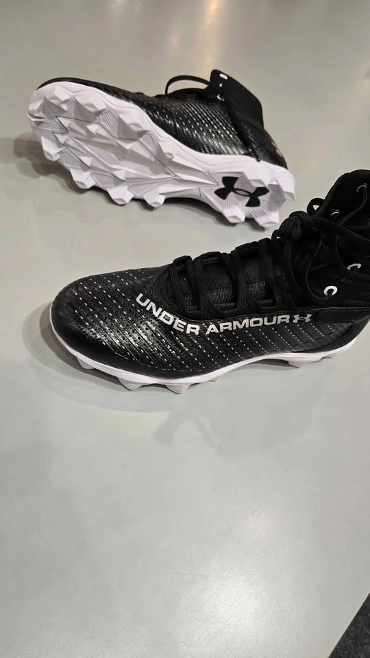 (Never worn) UA Highlight 2 Football Cleats - photo 4