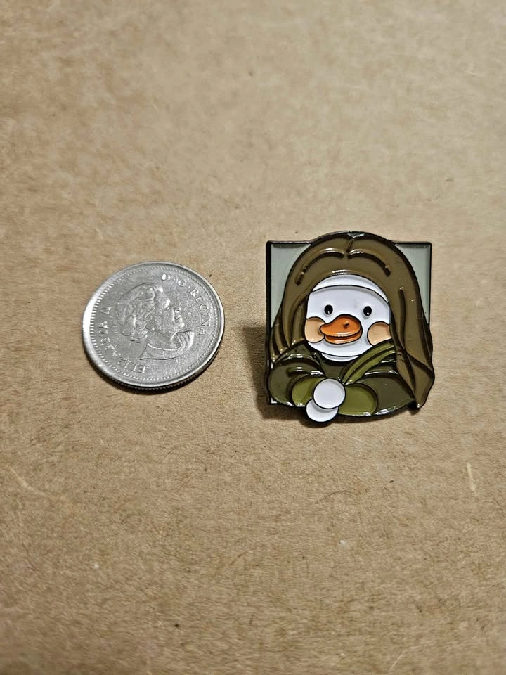 Mona Lisa Duck Pin
