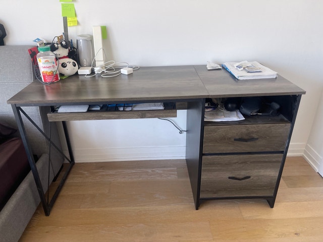 Desk with 3 drawers