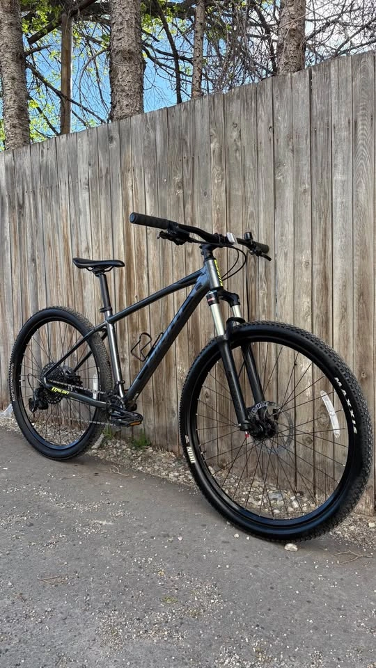 Giant Talon 1 2020 Mountain Bike - Medium Frame - photo 3