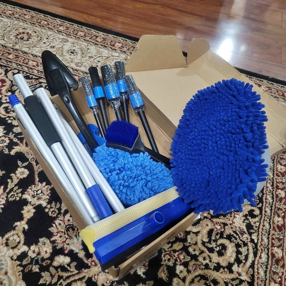 15 pcs Car and Truck Detailing Kit (Brand New)