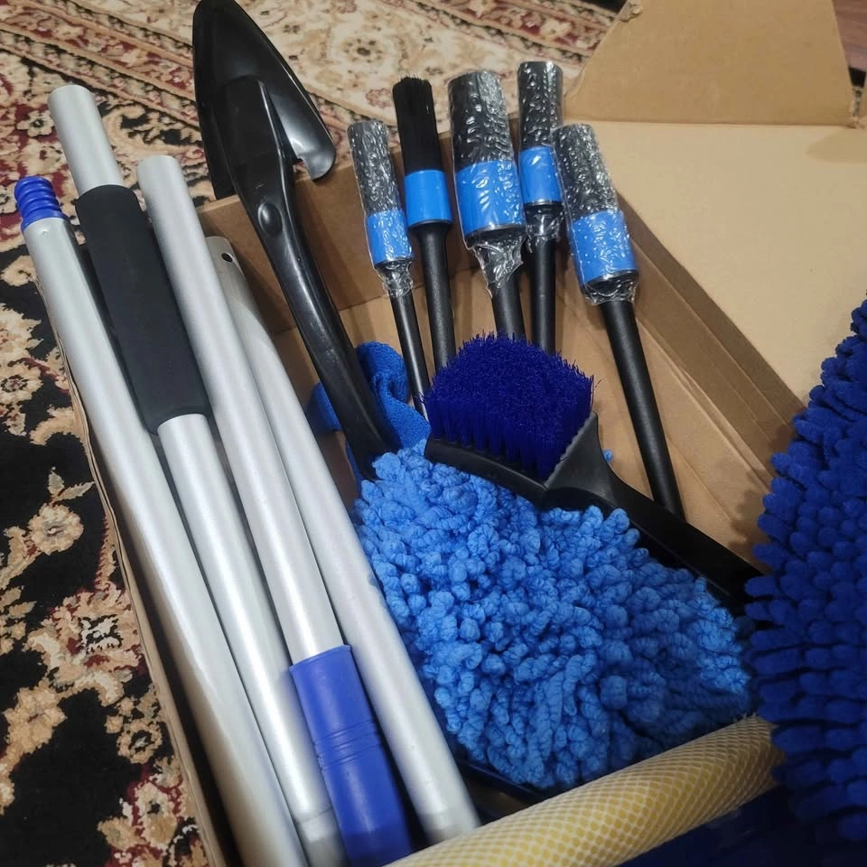 15 pcs Car and Truck Detailing Kit (Brand New) - photo 3