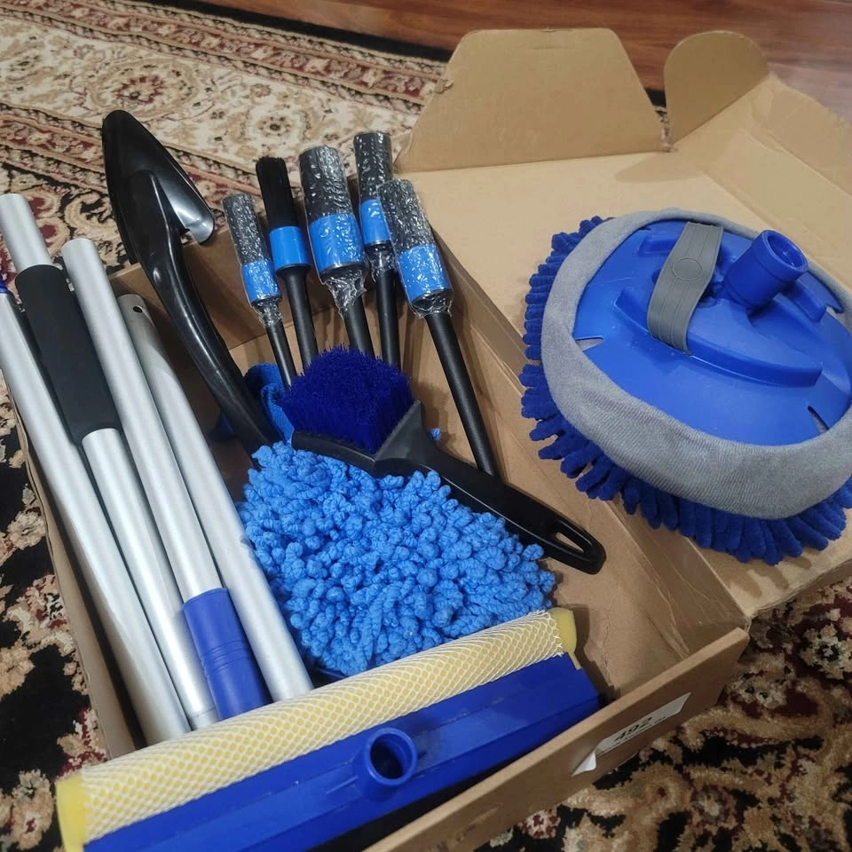 15 pcs Car and Truck Detailing Kit (Brand New) - photo 4