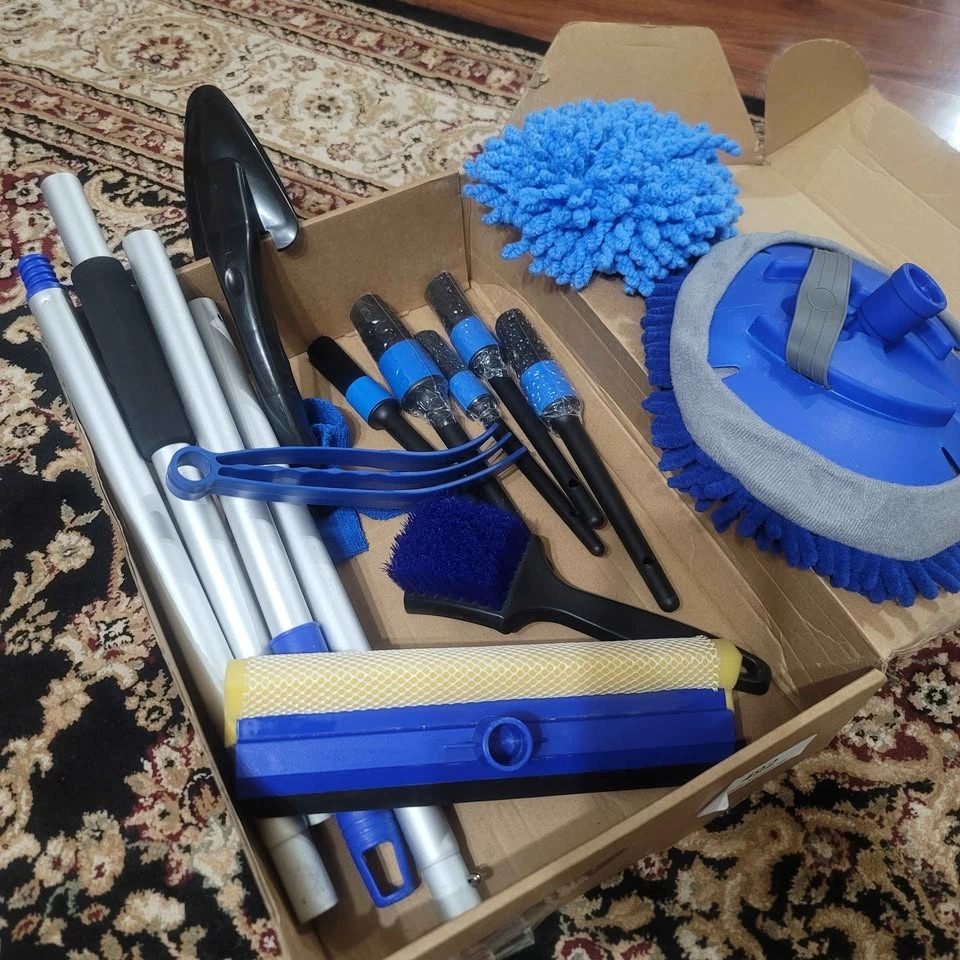 15 pcs Car and Truck Detailing Kit (Brand New) - photo 5