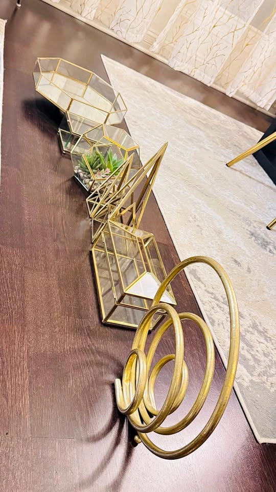 Gold decor. For prices please read the description.