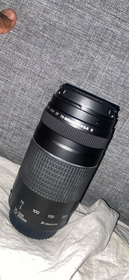 Canon Zoom Lens EF 75-300mm - photo 2