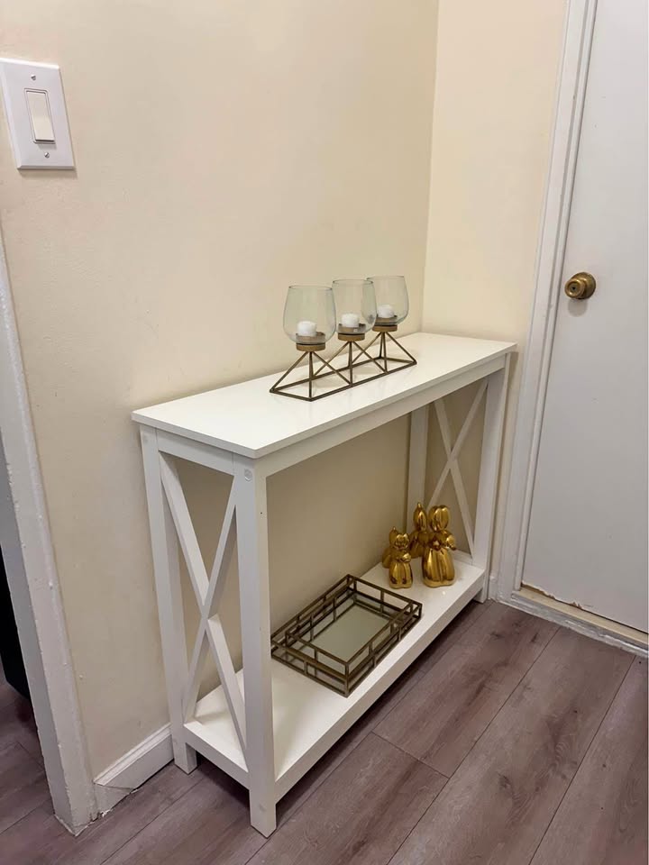 Accent table - White
