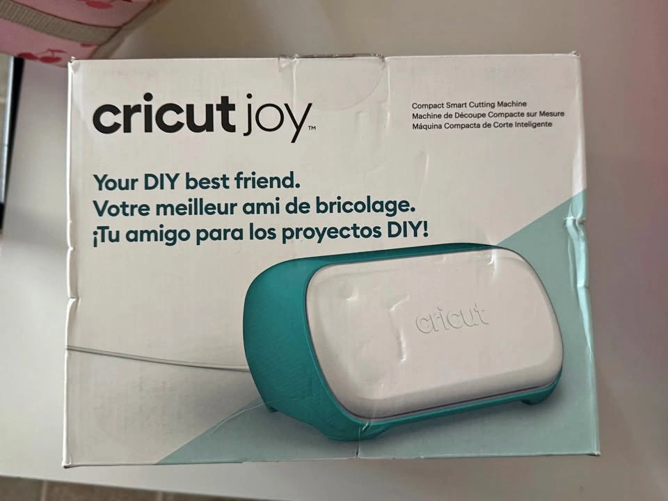 New Cricut Joy Compact Smart Cutting Machine