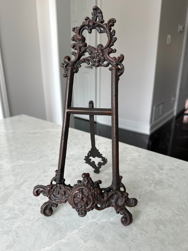 Cast Iron Vintage-Style Ornate Tabletop Easel - 12" Tall - photo 2