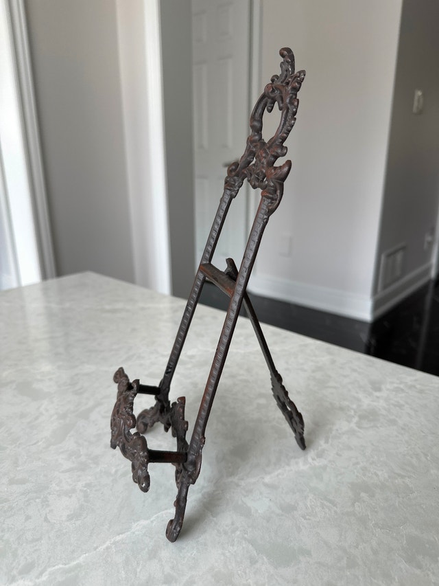 Cast Iron Vintage-Style Ornate Tabletop Easel - 12" Tall - photo 3