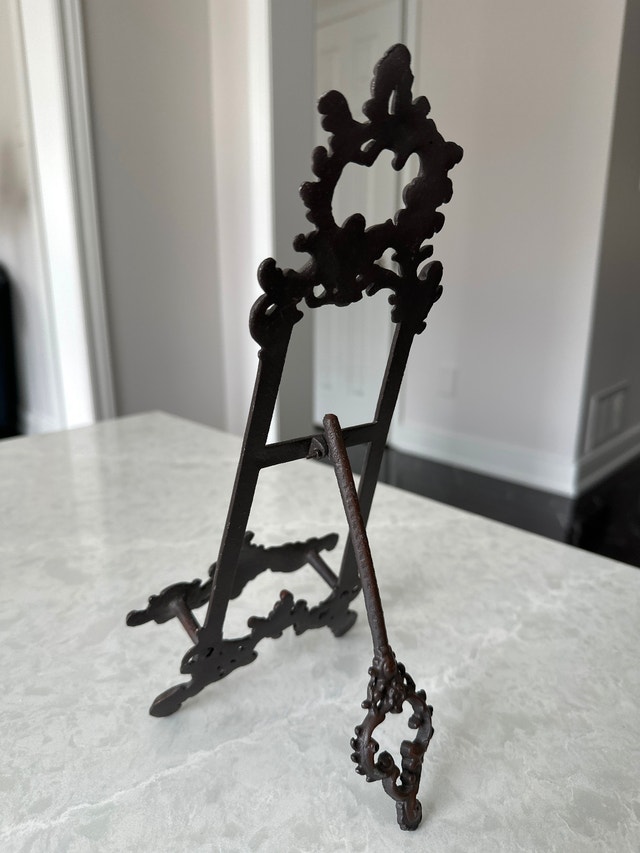 Cast Iron Vintage-Style Ornate Tabletop Easel - 12" Tall - photo 4