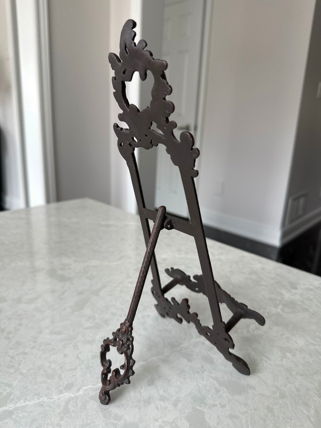 Cast Iron Vintage-Style Ornate Tabletop Easel - 12" Tall - photo 5