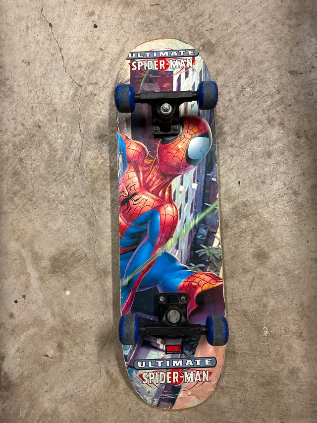 Vintage 2002 Marvel Ultimate Spider-Man Skateboard