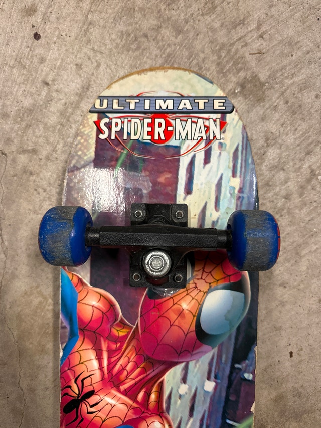 Vintage 2002 Marvel Ultimate Spider-Man Skateboard - photo 2