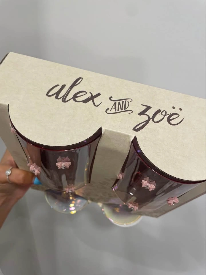 Set of 2 Wine Glasses with lil bows - photo 4