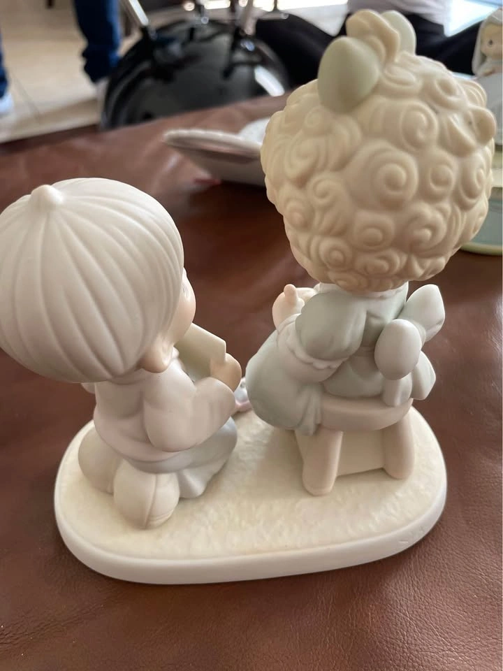 Precious Moments Wishing You a Perfect Choice Figurine - photo 3
