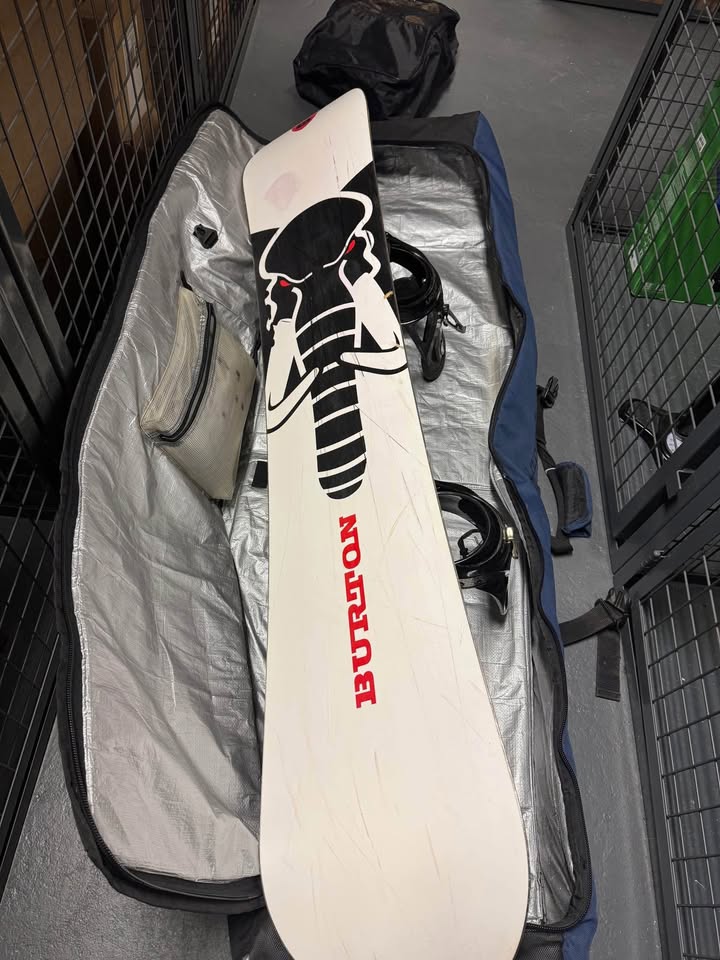 Burton snowboard, bindings and boots w/bags - photo 3