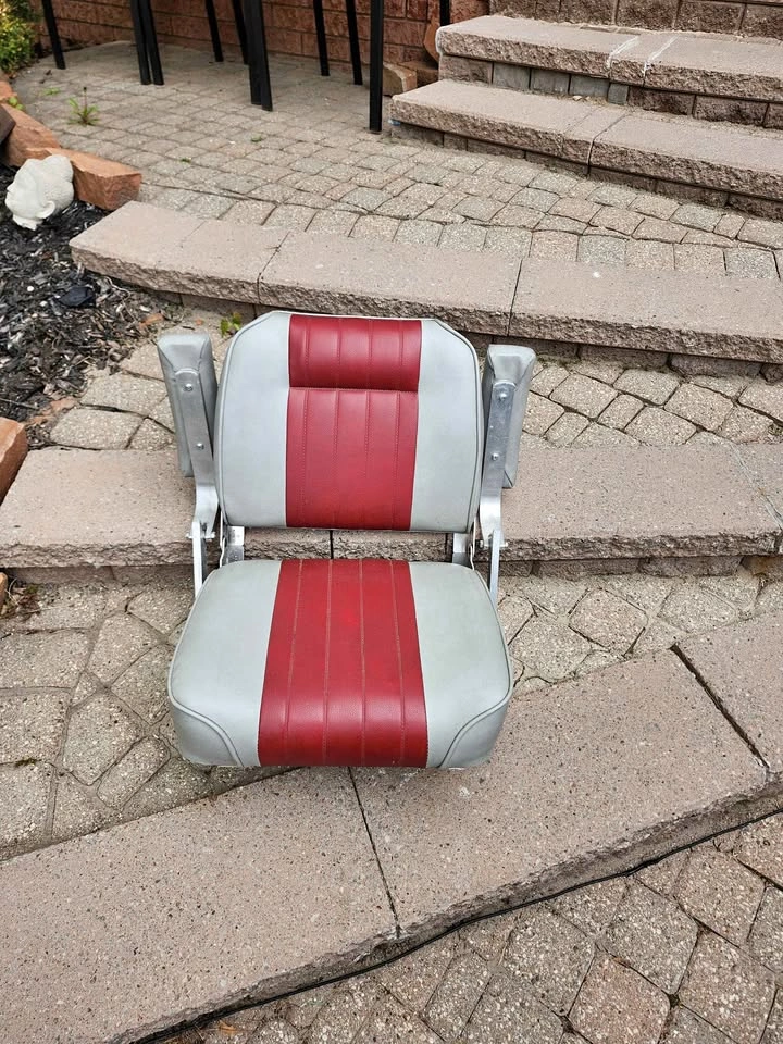B&M Folding Boat Seat Red Gray