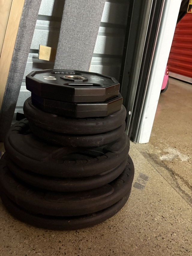 230lb Rubber-Coated Olympic Weight Set + 45lb Barbell