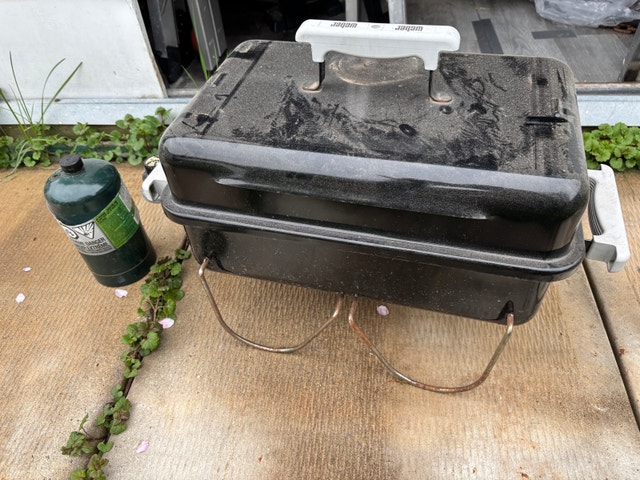 Webber Portable Propane Grill BBQ with Gas Tank
