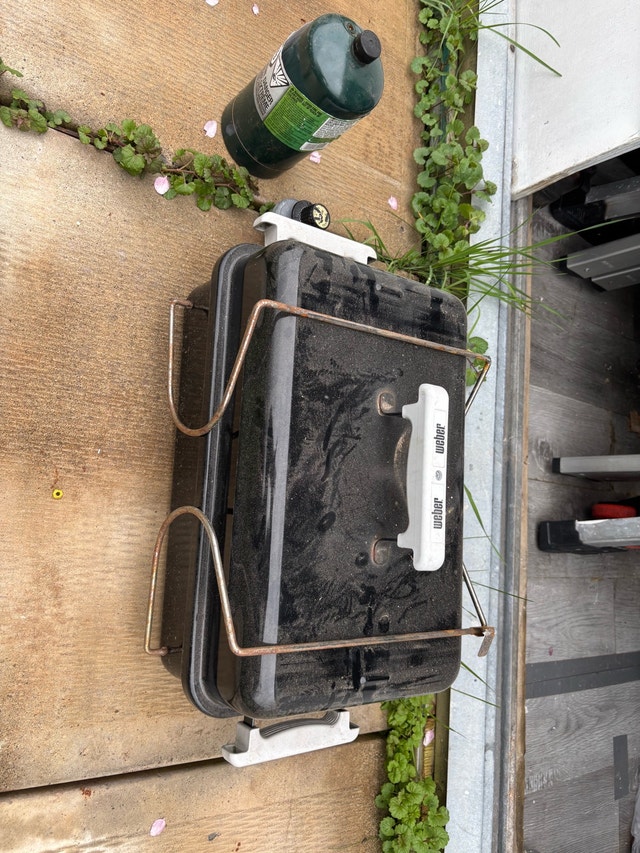 Webber Portable Propane Grill BBQ with Gas Tank - photo 3