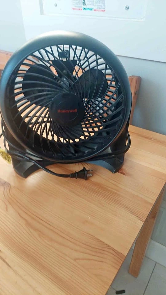 Honeywell Floor/Desk Fan