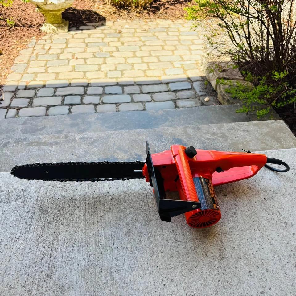 Remington 7 amp 12” electric chainsaw - photo 2