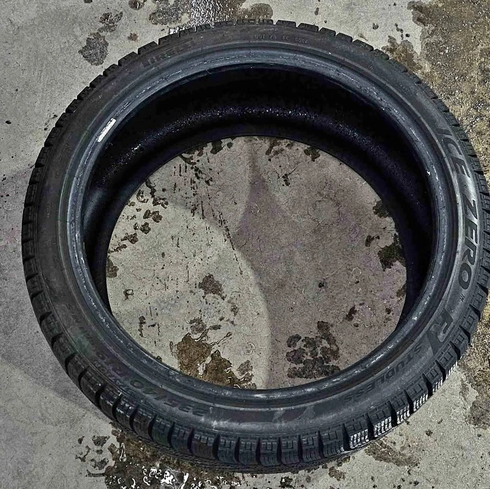 PIRELLI Winter Ice Zero FR (235/40/19)
