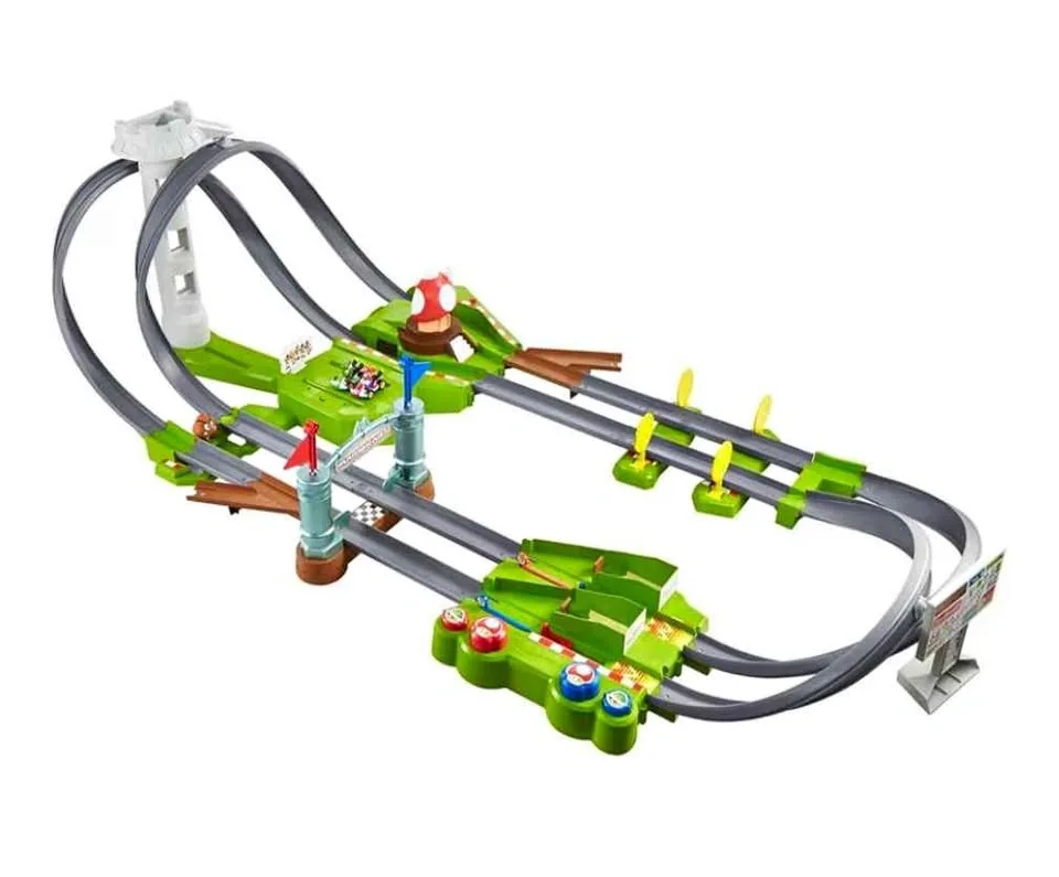 Hot Wheels Mario Kart Circuit Track Set & 2 Toy Vehicles