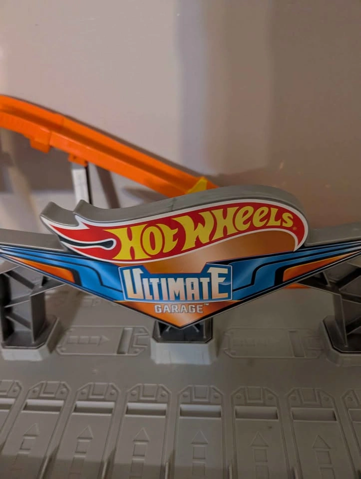 Hot Wheels Ultimate Garage - photo 3