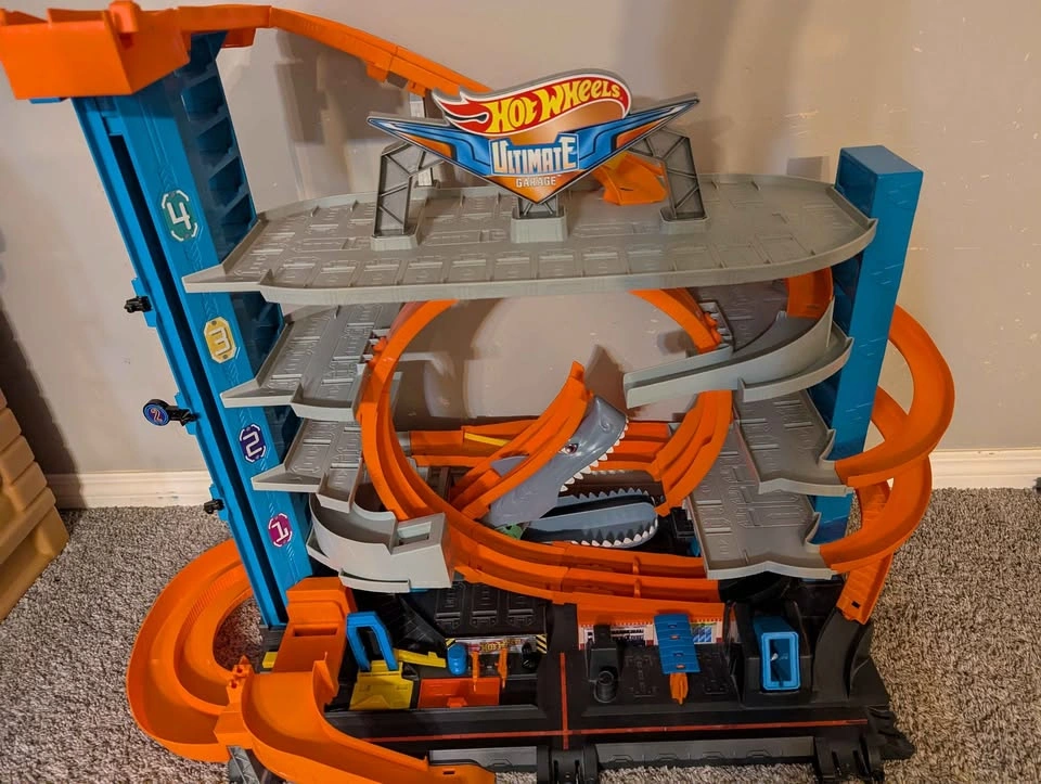 Hot Wheels Ultimate Garage - photo 4