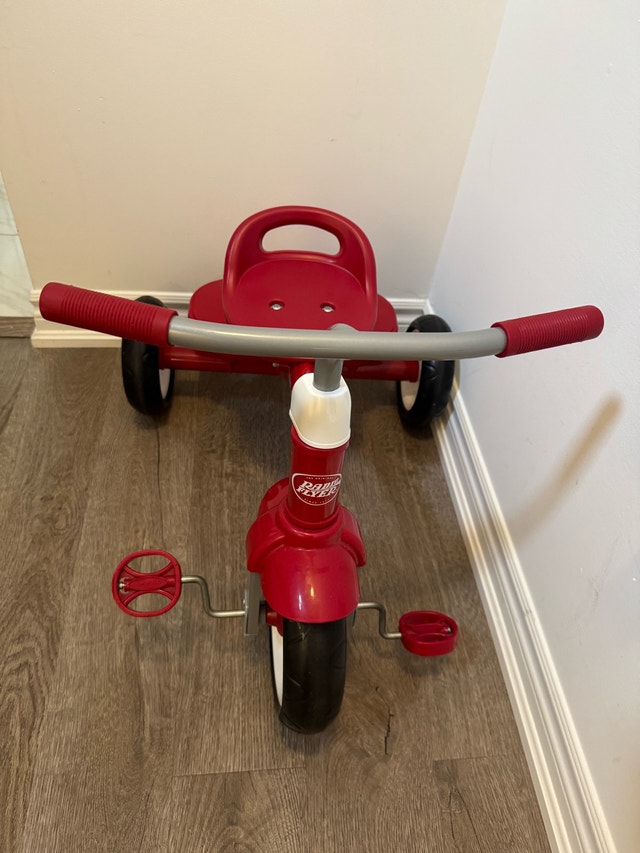Radio Flyer Tricycle - photo 2