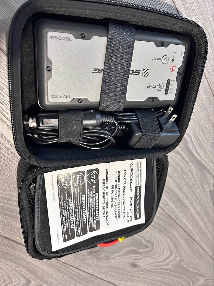 Scosche PowerUp 700 Jump Starter / Power Bank