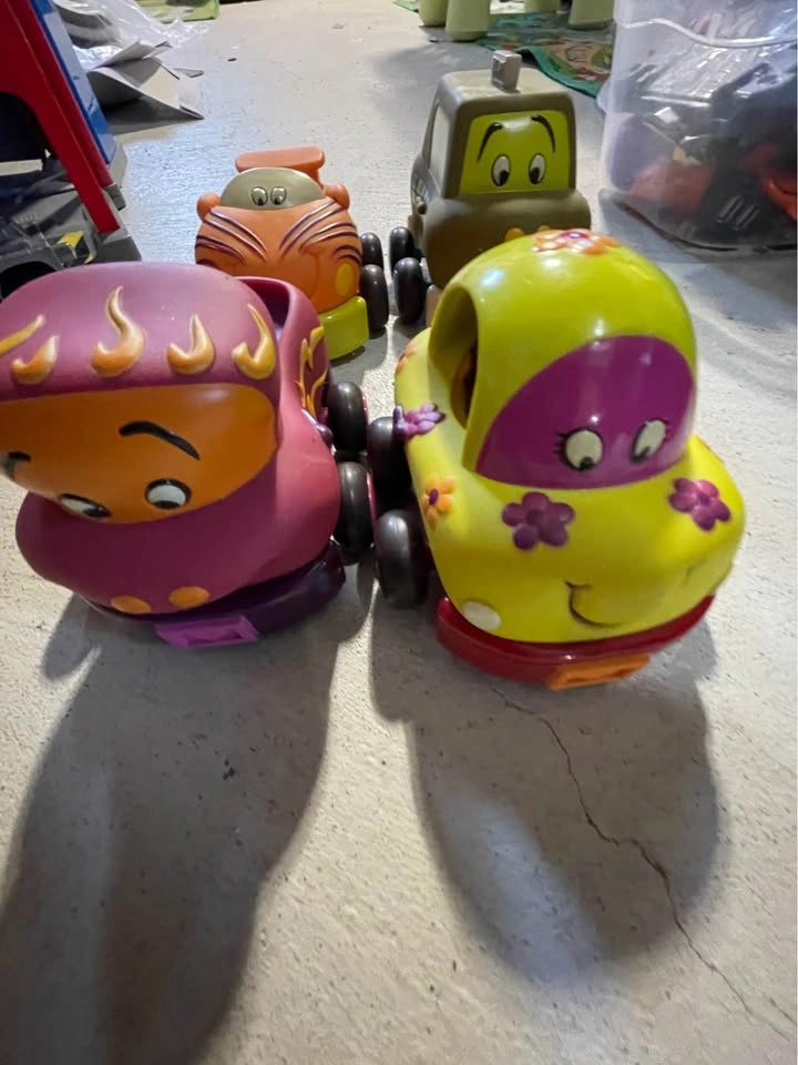 Pull back cars set of 4 - photo 2