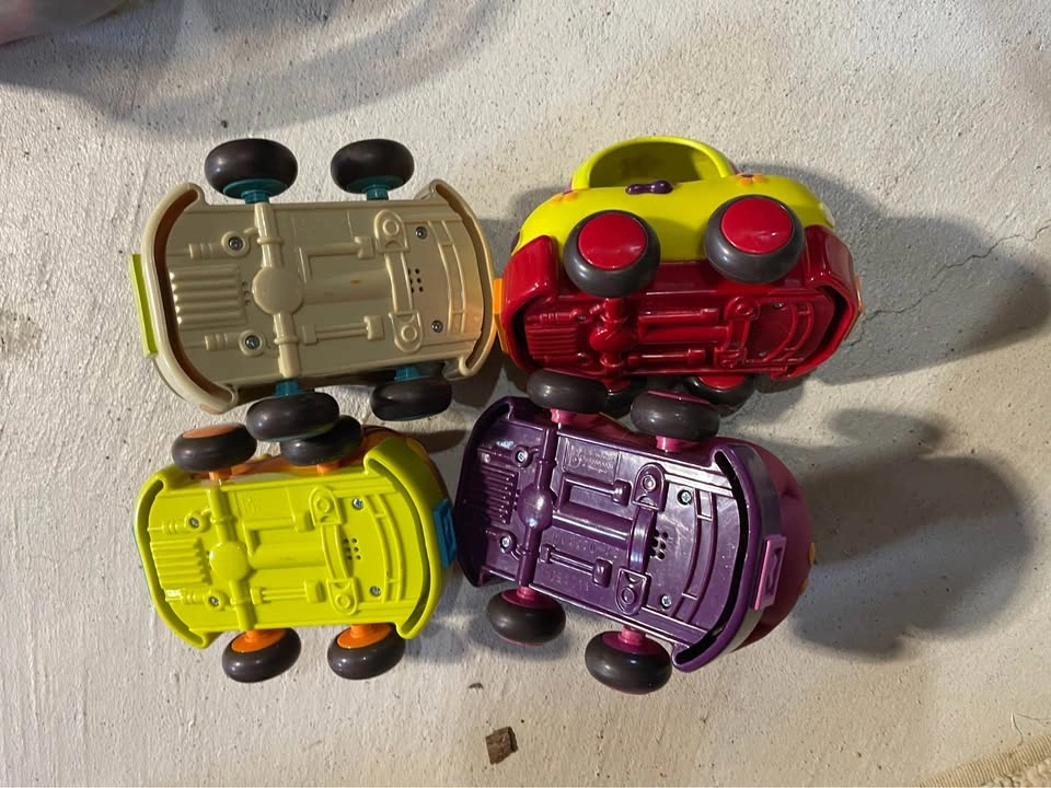 Pull back cars set of 4 - photo 5