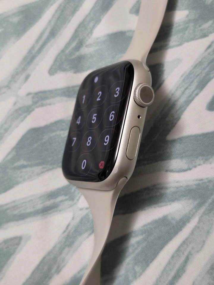 Apple Watch Series 8 (45mm) - 32GB - photo 2
