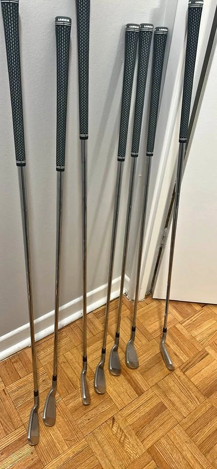 TaylorMade SIM2 Irons - 7 clubs