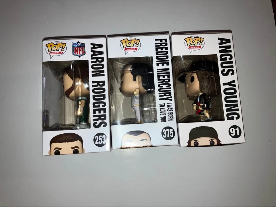 Funko Pop Rockstars (Prices $40-$45) - photo 2
