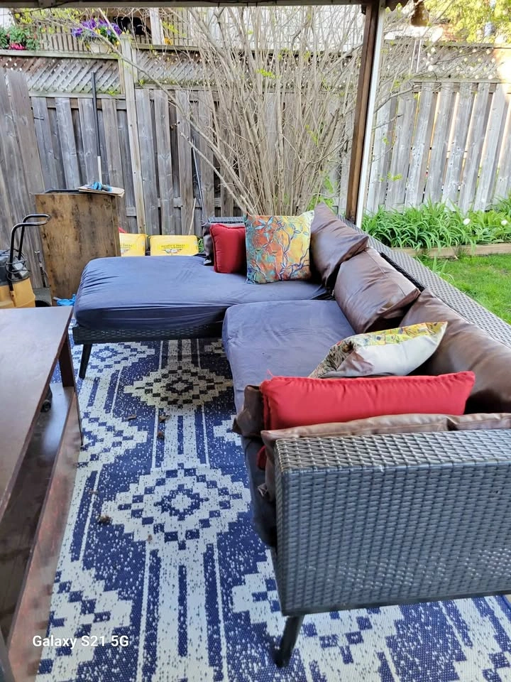 Outdoor sectional cpuch