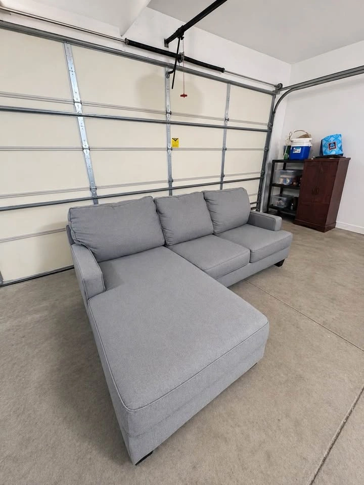 *BEST OFFER* GRAY SECTIONAL COUCH - photo 2