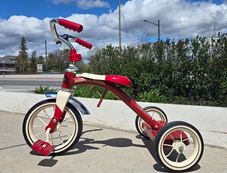 Vintage Style Radio Flyer Red Classic Tricycle - photo 2