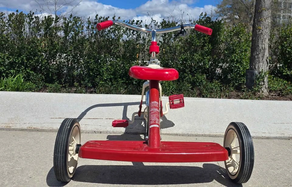 Vintage Style Radio Flyer Red Classic Tricycle - photo 3