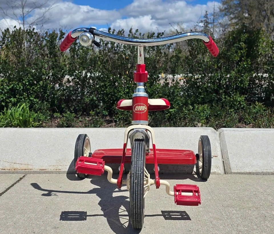 Vintage Style Radio Flyer Red Classic Tricycle - photo 4